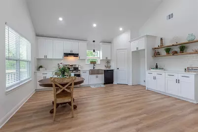 4213 Houx Street, Bacliff, TX 77518 - Photo 14