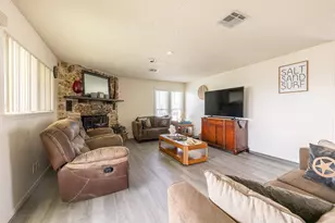 321 Ling St, Hitchcock, TX 77563 - Photo 20