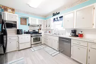 321 Ling St, Hitchcock, TX 77563 - Photo 16