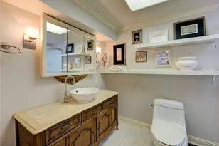 880 Tully Rd, Houston, TX 77079 - Photo 20