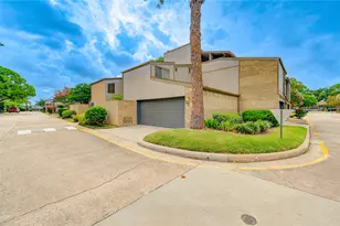 880 Tully Rd, Houston, TX 77079 - Photo 2