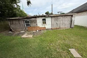 310 Georgia St, Houston, TX 77587 - Photo 14