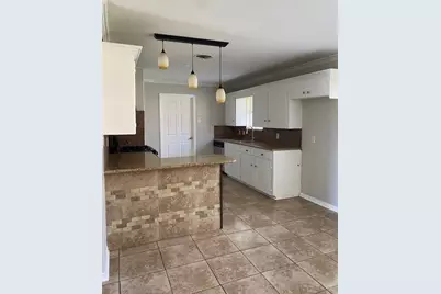 514 Green Avenue, Palacios, TX 77465 - Photo 6