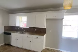 514 Green Ave, Palacios, TX 77465 - Photo 8