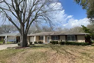 514 Green Ave, Palacios, TX 77465 - Photo 1