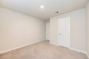 7639 Tramontana Ln, Baytown, TX 77523 - Photo 8