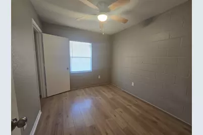 4217 Sealy Avenue #11, Galveston, TX 77550 - Photo 4