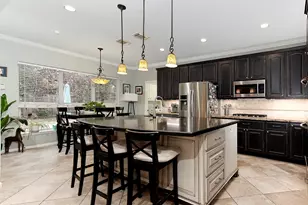 31 Bluff Creek Pl, The Woodlands, TX 77382 - Photo 8