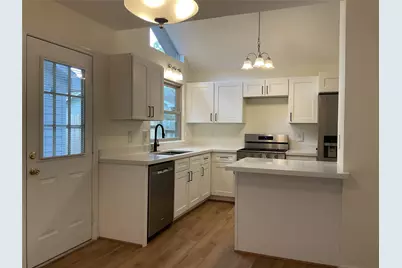 28 E Lance Leaf Road, Spring, TX 77381 - Photo 4