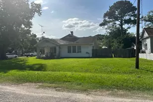 103 Birch St, Wallis, TX 77485 - Photo 4