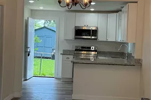 324 E Wilkins St, Angleton, TX 77515 - Photo 6
