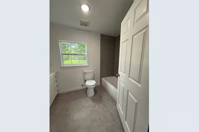 324 E Wilkins Street, Angleton, TX 77515 - Photo 10