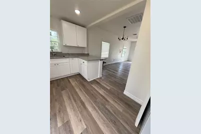 324 E Wilkins Street, Angleton, TX 77515 - Photo 8