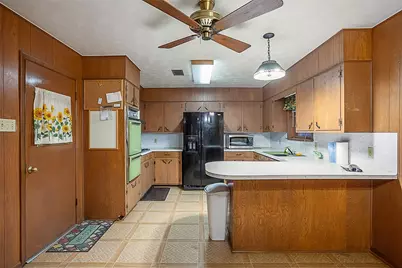 15853 Phend Road, Hamshire, TX 77622 - Photo 8