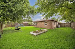 1122 Sunny Dr, Houston, TX 77037 - Photo 24