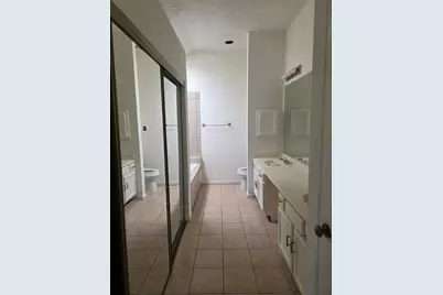 7803 La Rochelle Circle, Houston, TX 77071 - Photo 4