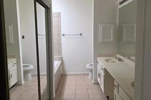 7803 La Rochelle Cir, Houston, TX 77071 - Photo 4