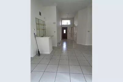 7803 La Rochelle Circle, Houston, TX 77071 - Photo 2