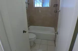 12511 Shannon Hills Dr, Houston, TX 77099 - Photo 10