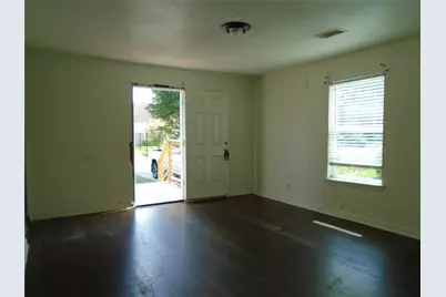 7527 Erath Street, Houston, TX 77023 - Photo 4