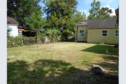 7527 Erath Street, Houston, TX 77023 - Photo 14