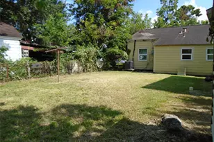 7527 Erath St, Houston, TX 77023 - Photo 14