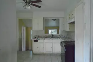 7527 Erath St, Houston, TX 77023 - Photo 10
