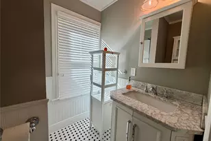 1621 Cherryhurst St, Houston, TX 77006 - Photo 16