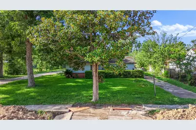 246 Rebecca Street, Houston, TX 77022 - Photo 2