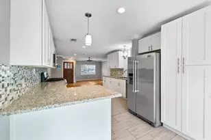 6915 Jalna St, Houston, TX 77055 - Photo 12