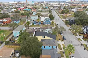 1207 32nd St, Galveston, TX 77550 - Photo 26