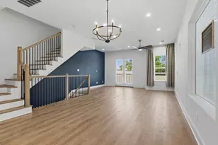 2806 Versailles Oak Ln, Houston, TX 77092 - Photo 2