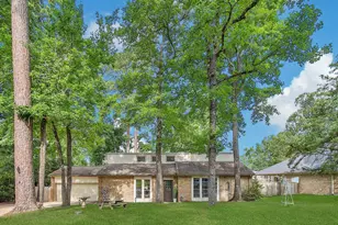 1728 E Lake Dr, Huntsville, TX 77340 - Photo 2