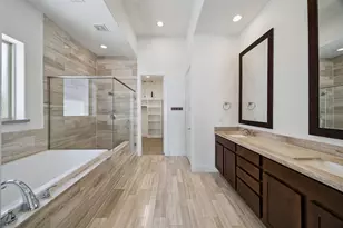 2715 Cohn Garden Ln, Houston, TX 77007 - Photo 16