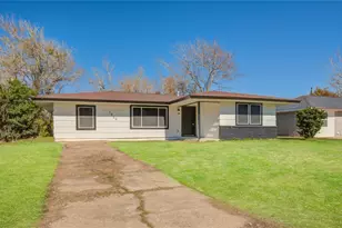 1530 W 10th St, Freeport, TX 77541 - Photo 2