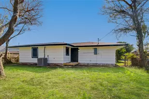 1530 W 10th St, Freeport, TX 77541 - Photo 28