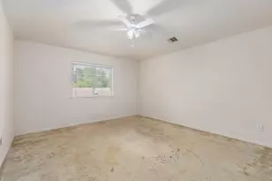 15011 Cozy Hollow Ln, Houston, TX 77044 - Photo 32