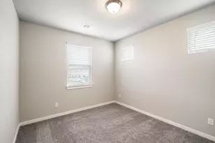 8209 Rising Stream Dr, Houston, TX 77063 - Photo 32
