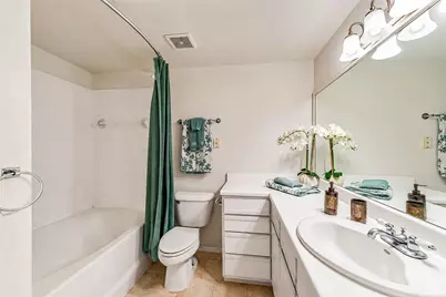1330 Old Spanish Trail #2204, Houston, TX 77054 - Photo 20