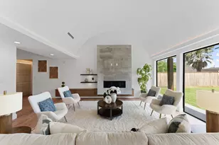 6711 Housman St, Houston, TX 77055 - Photo 4