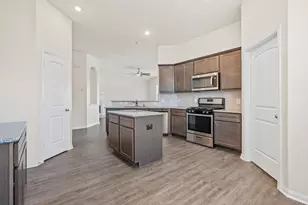 99 Jessica Dr, Dayton, TX 77535 - Photo 4