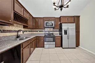 11918 E Marsham Cir, Houston, TX 77066 - Photo 10