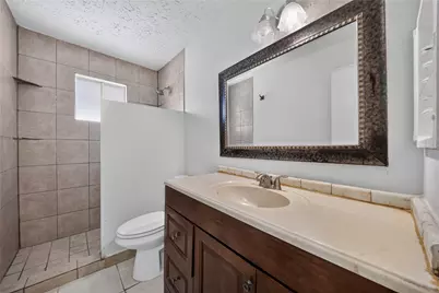 11918 E Marsham Circle, Houston, TX 77066 - Photo 12