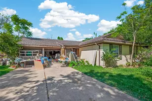 12714 Dermott Dr, Houston, TX 77065 - Photo 2