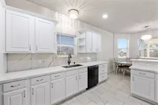 3226 Royal Palm Dr, Mont Belvieu, TX 77523 - Photo 14