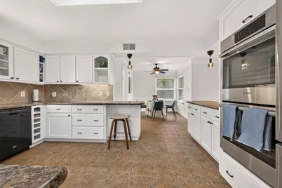 5810 Creekbend Drive, Houston, TX 77096 - Photo 14