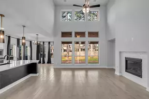 215 Flower Moon Ct, Conroe, TX 77318 - Photo 6