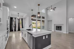 215 Flower Moon Ct, Conroe, TX 77318 - Photo 12