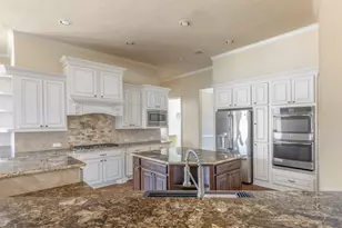 5803 Mustang Ridge Ln, Fulshear, TX 77441 - Photo 4