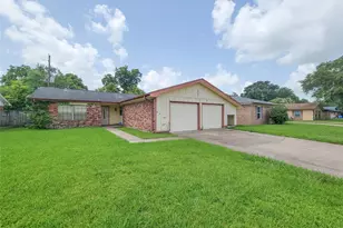 8875 Casey Dr, Beaumont, TX 77707 - Photo 2